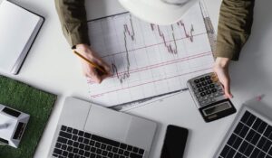 Gráfico mostrando ROI na manutenção preditiva positivo com solução Ultronline